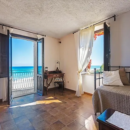 Villa In Santa Caterina By Private